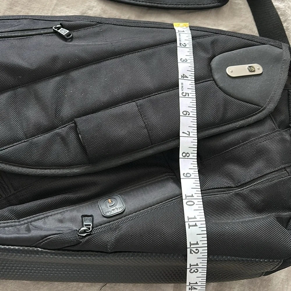 FUL Computer Laptop Crossbody work bag. 18X13